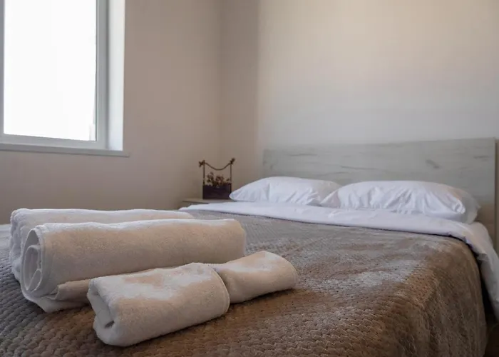 Bright Apartment On 13Th Floor